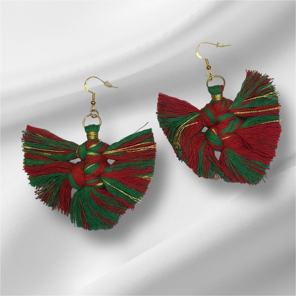 🧑🎄🌲🎉Christmas mMacrame Earrings🧑🎄🎉🎄 - Picture 2 of 5